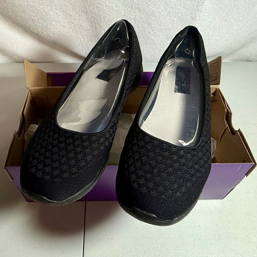 Skechers Women's Microburst One up Fashion Sneaker - 11 W, Black